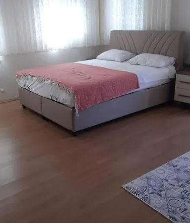 Muestakil Bahce Ve Havuz Olanagi Sunan, Genis Villa فيلة *